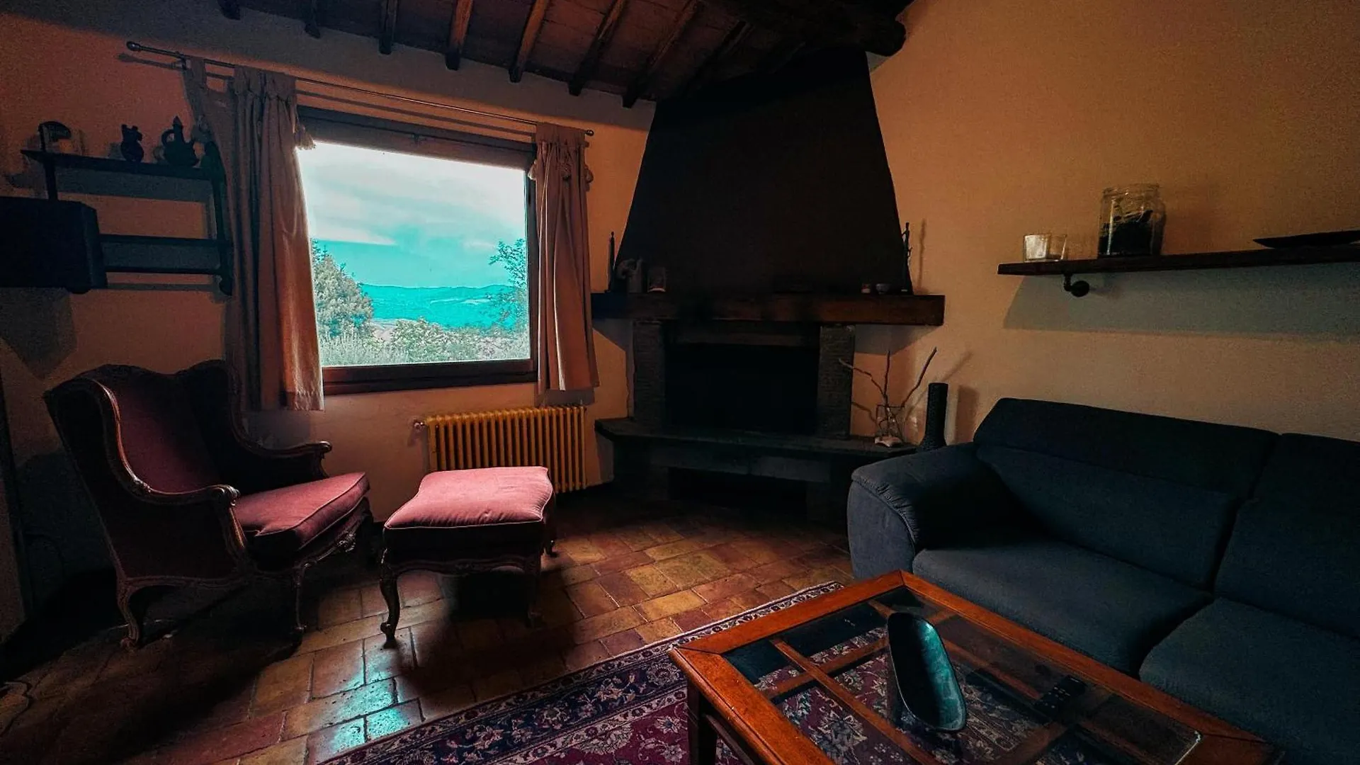 Villa Thesan Volterra 0*,  Italien
